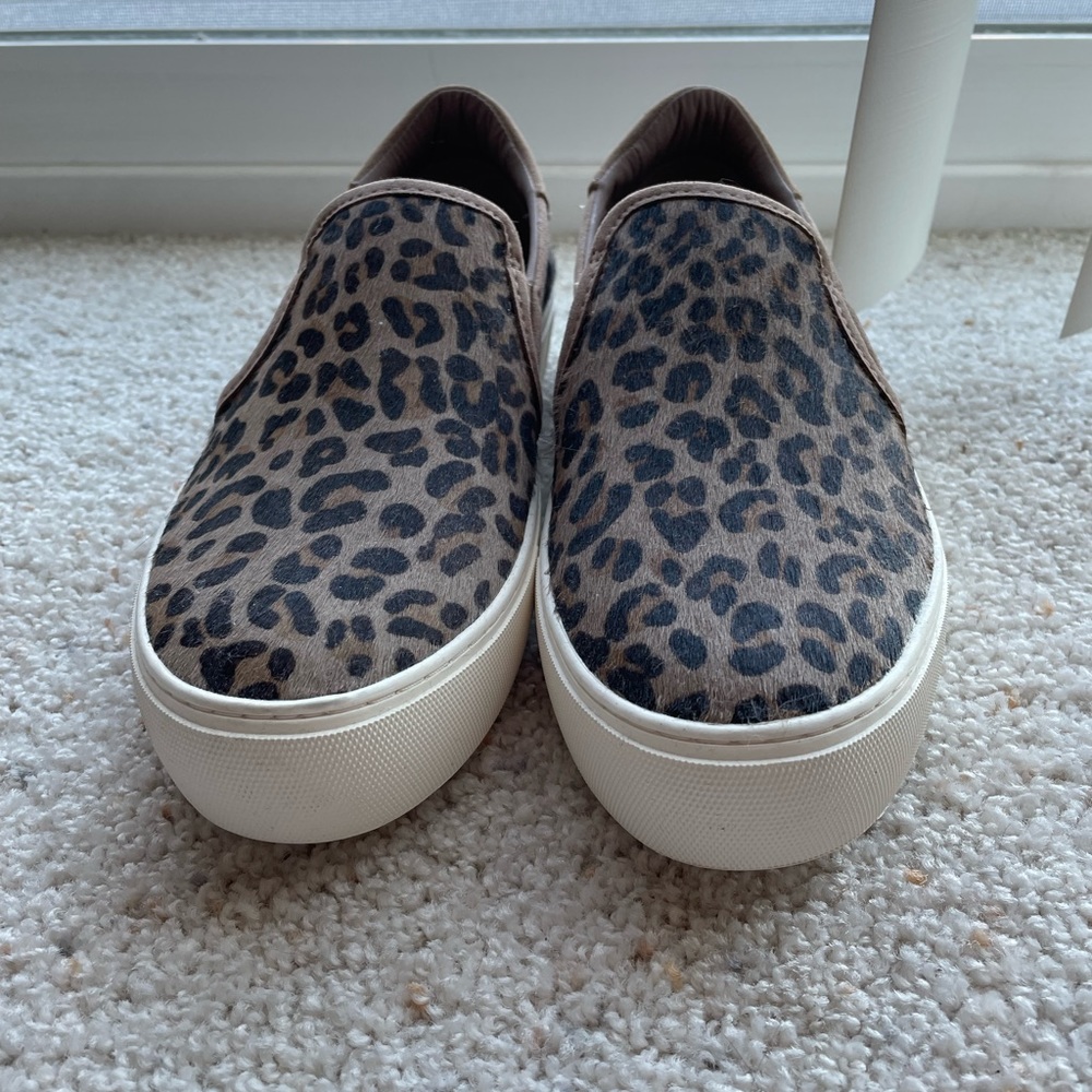UGG “NEW” Leopard print “furry” Vans style shoes! Size 7